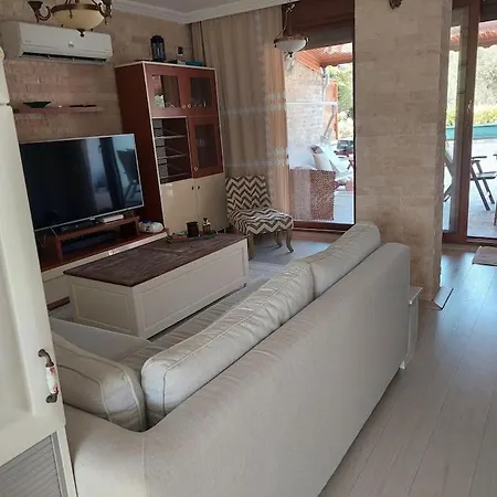 Sifne Yali'da 4 9kisi Yatak Kapasite Manzarali Casa vacanze Çeşme