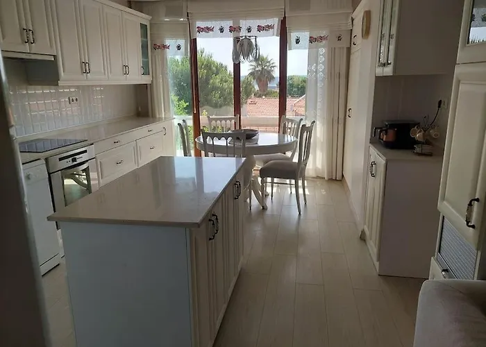 度假居 Sifne Yali'da 4 9kisi Yatak Kapasite Manzarali Çeşme