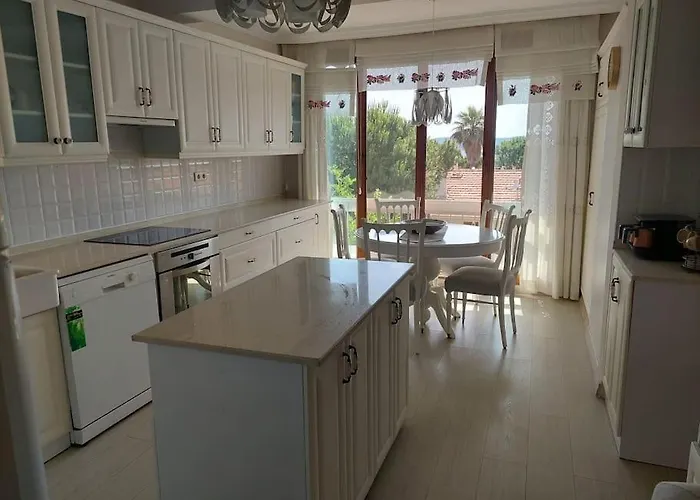 Sifne Yali'da 4 9kisi Yatak Kapasite Manzarali