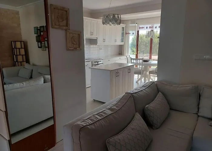 Sifne Yali'da 4 9kisi Yatak Kapasite Manzarali 度假居 Çeşme