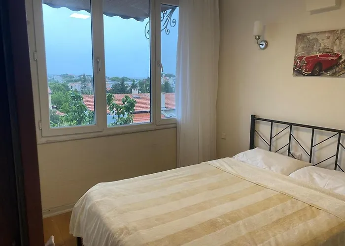 Sifne Yali'da 4 9kisi Yatak Kapasite Manzarali 度假居